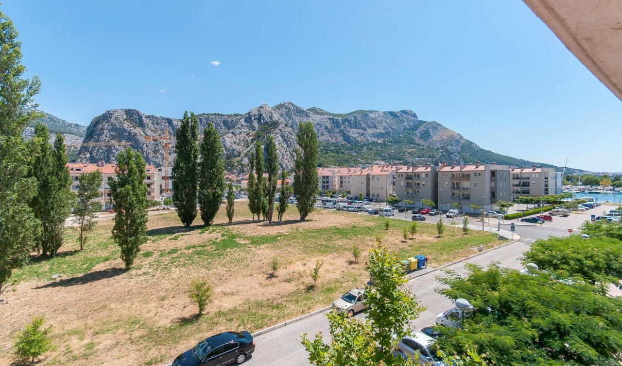 Apartment Luna Omiš Εξωτερικό φωτογραφία